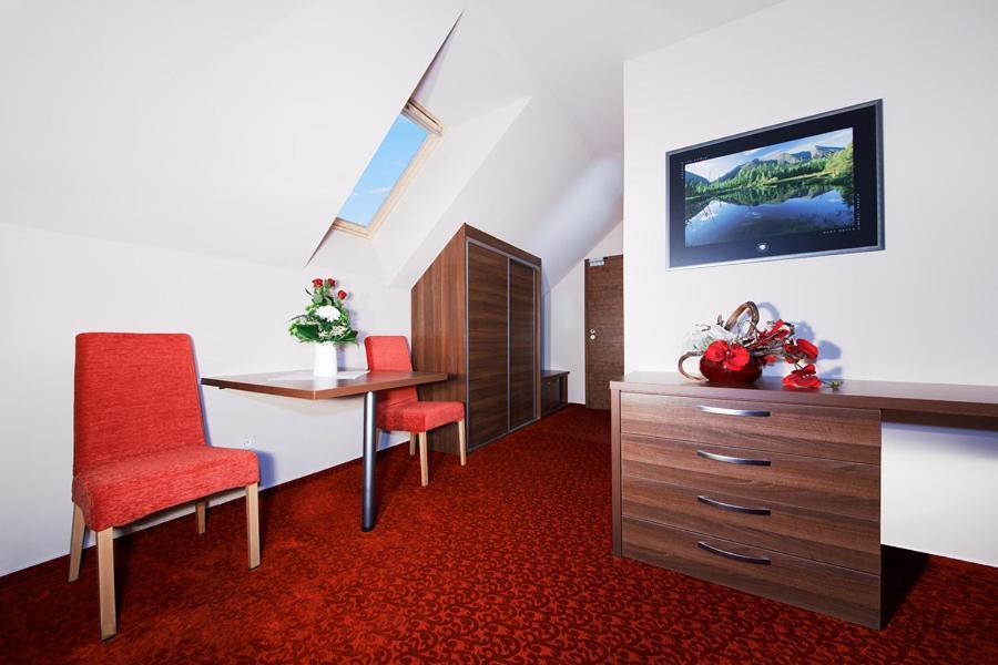 Cerna Louze Hotel Branzez Phòng bức ảnh
